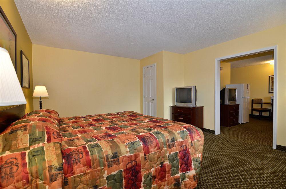 Suburban Studios Charlotte-Ballantyne Habitación foto